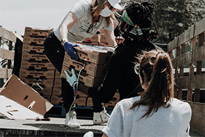 Students volunteering